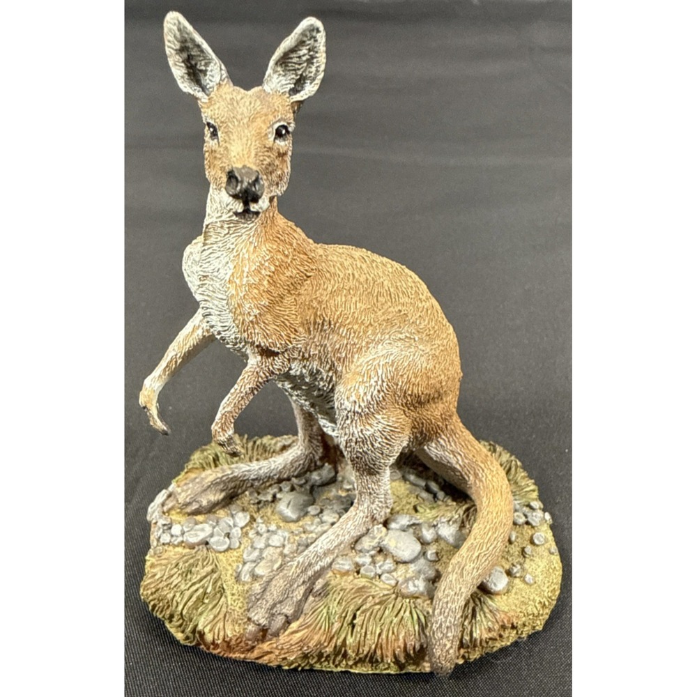 Franklin Mint Kangaroo Sculpture Wildlife Trust 1987 Tan Macropus Giganteus Fig